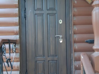 Стальная дверь в частный дом мдф с отделкой винорит