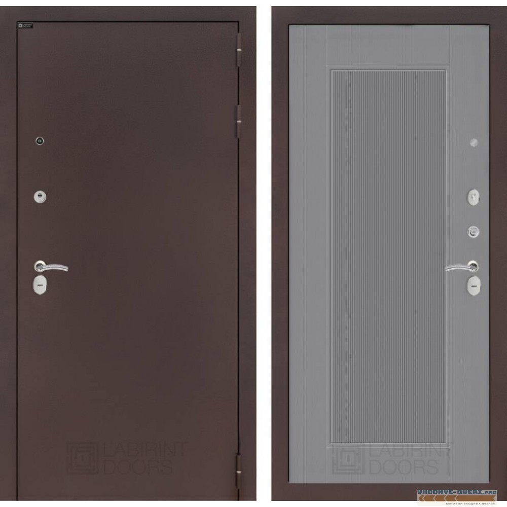 Входная дверь Лабиринт CLASSIC антик медный 30 - Серый рельеф софт