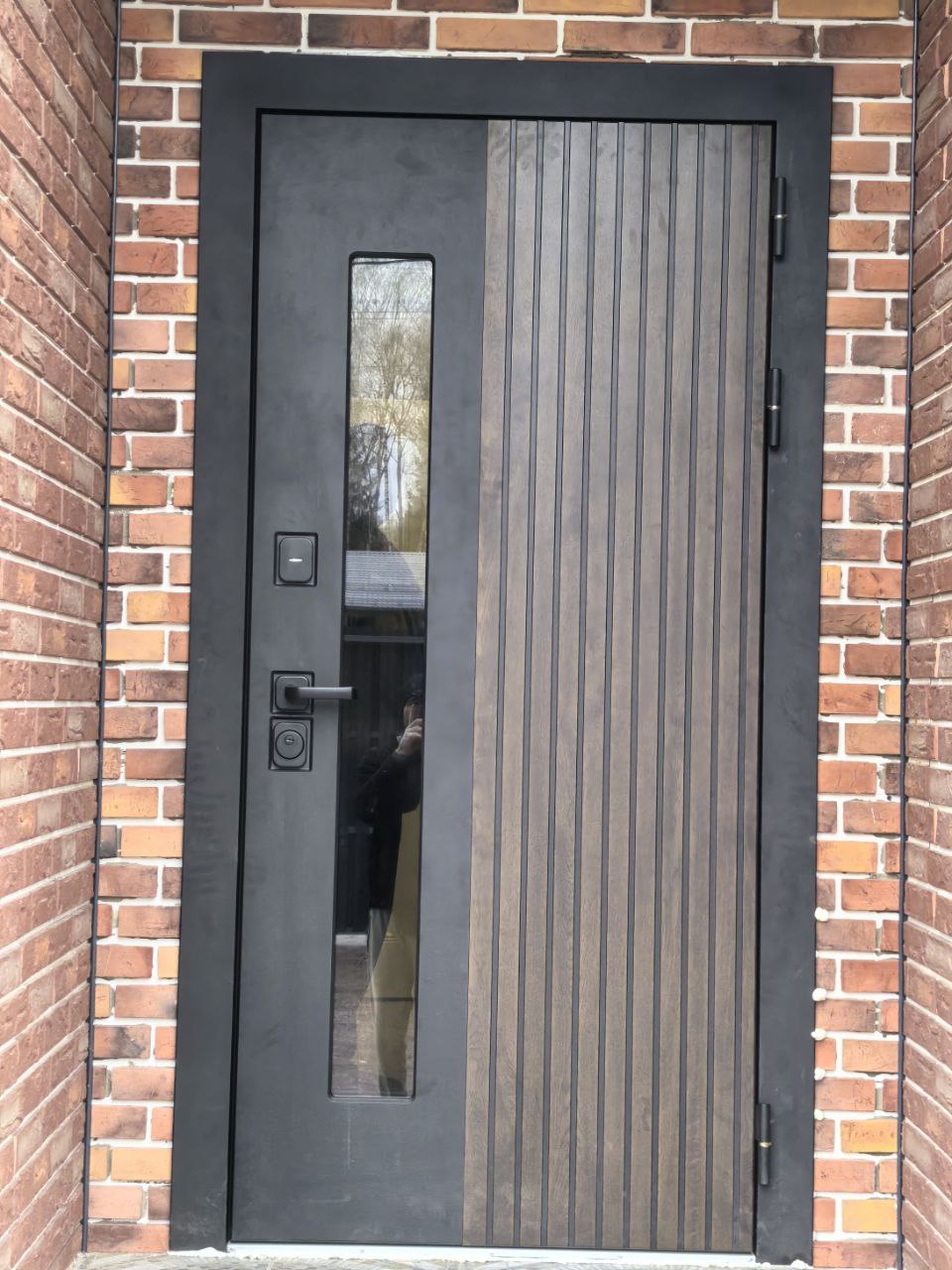 входная дверь с окном фото